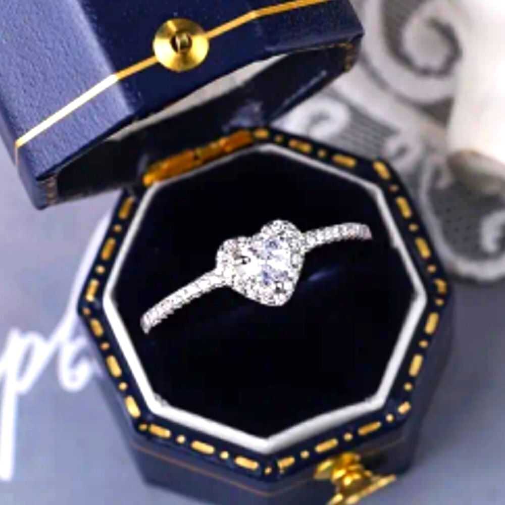 925 Sterling Silver Diamond Trendy heart promise ring sz 6